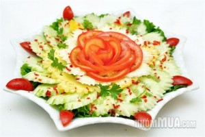 Salad cà chua dưa chuột